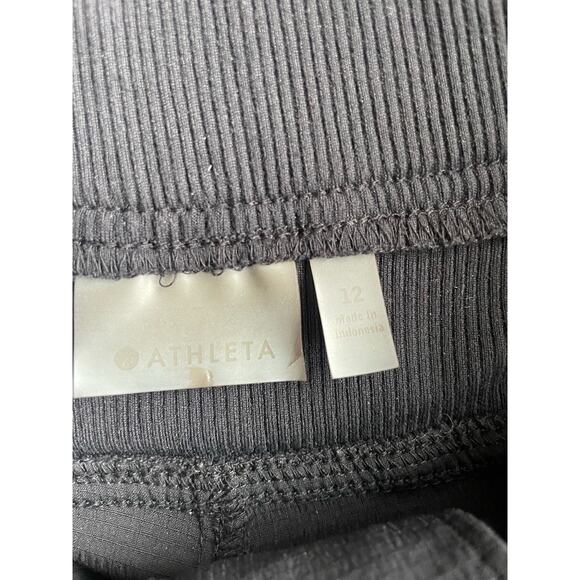 Athleta Trekkie Capri Pants Black Ripstop Cargo Utility Hiking Camp Sz 12 - Picture 4 of 12